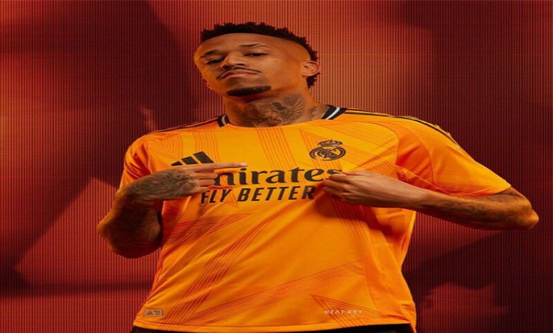 استقبال از پیراهن دوم رئال مادرید در فصل آینده که قرار است با رنگی متفاوت اما خاطره انگیز باشد، بالا بوده است. برای ادامه مطلب با اخبار رئال مادرید همراه باشید.