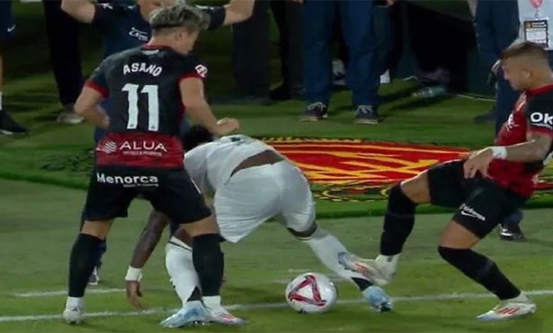 وینیسیوس معذرت: لگدم عمدی نبود!