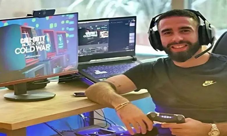 تولد استریمر جدید: کارواخال با خنده برگشت (عکس)